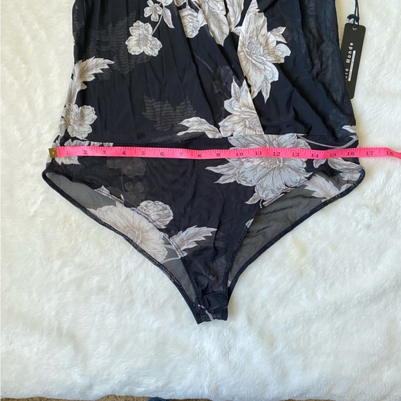 Sheer Plunge neck body suit - Picture 4 of 7